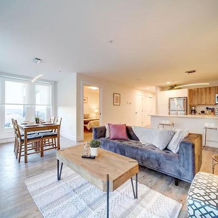 Luxurious Modern 2Br Condo Sleeps 5 Coffee, Ac, Wifi 哈利法克斯 外观 照片
